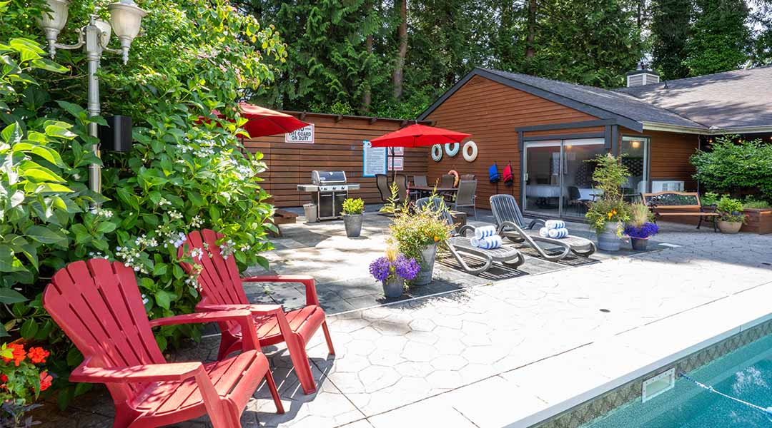 Pool and BBQ area at the Sunshine Lodge