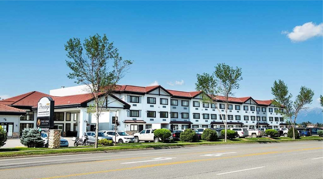 Exterior with parking lot