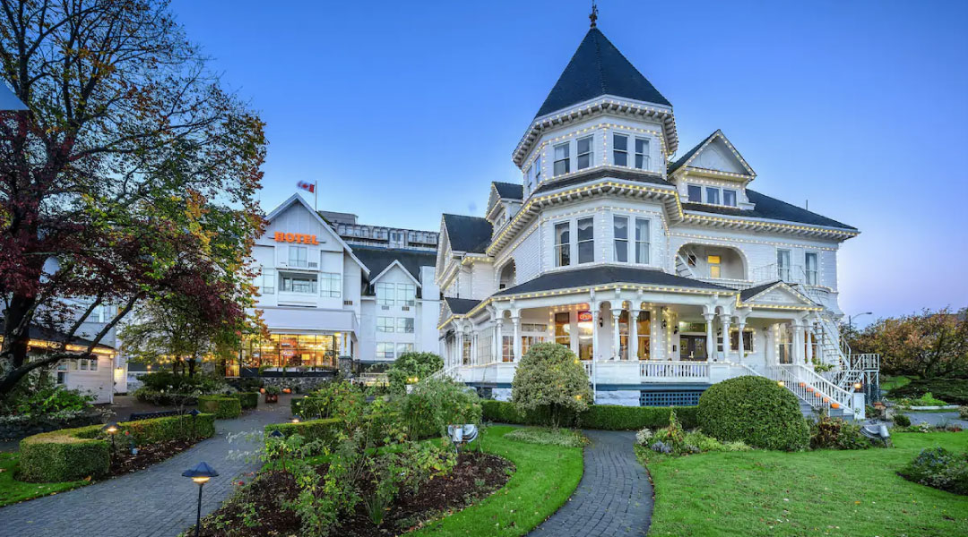 Exterior of Huntingdon Manor Hotel and the Pendray Inn in Victoria