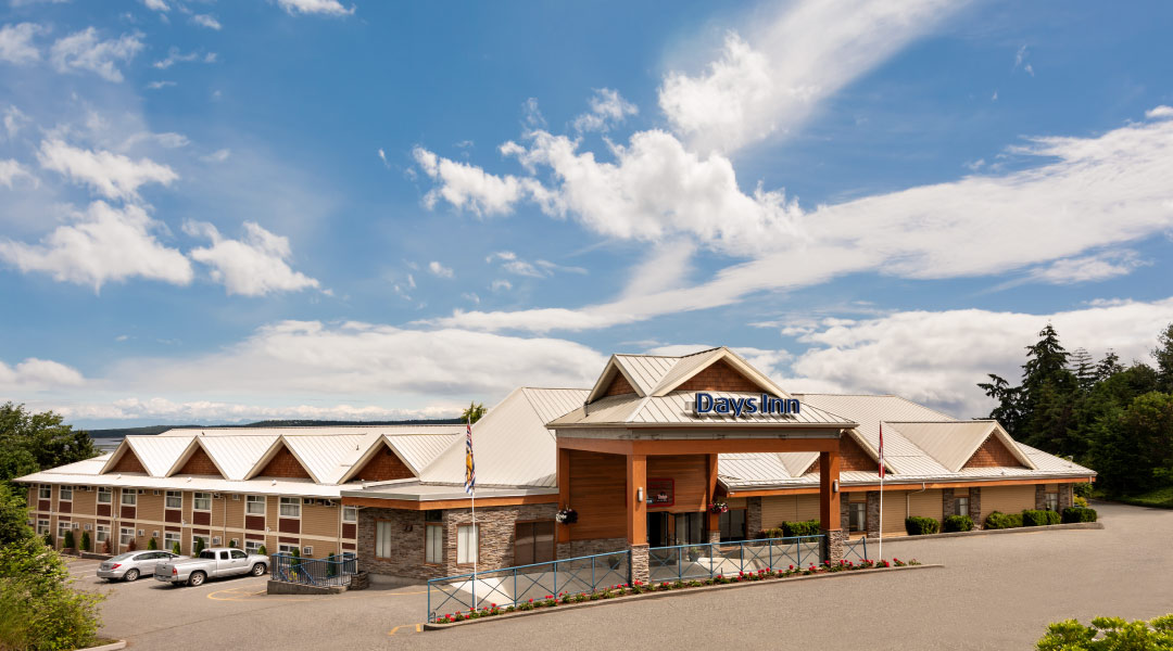 Exterior of the Days Inn by Wyndham Nanaimo