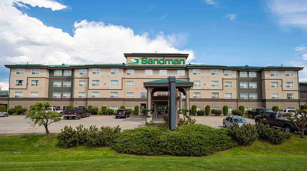 Exterior of Sandman Hotel Quesnel