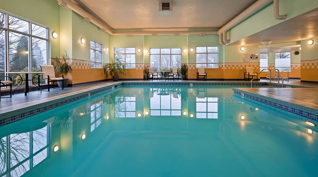 The indoor mineral swimming pool in the Best Western Plus Chemainus Inn