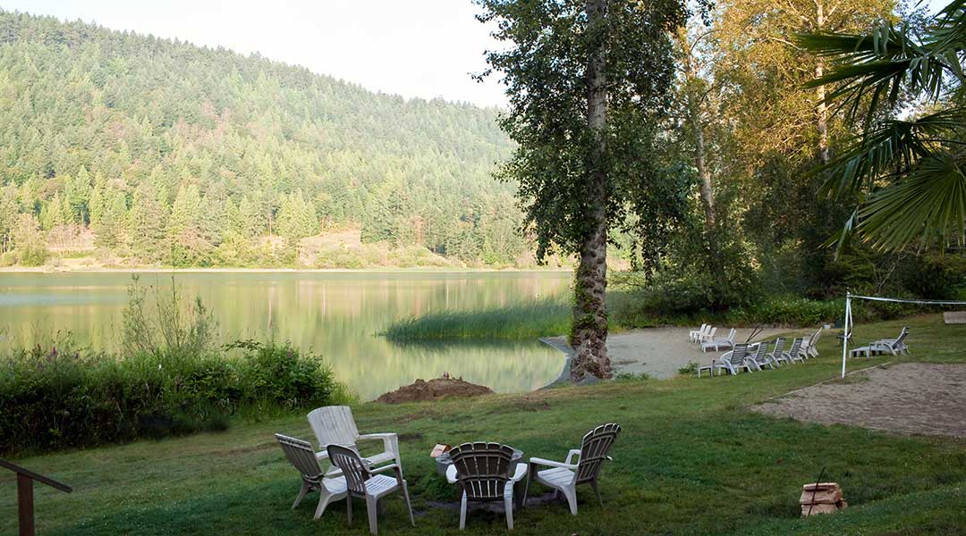 Green Acres Lakeside Cottage Resort Salt Spring Island Canada Green Acres Lakeside Resort Salt Spring Island | BC Ferries Vacations