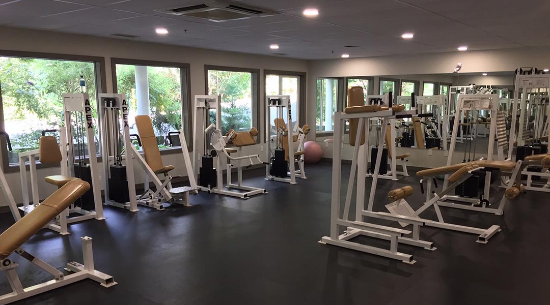 The fitness room with gym equipment the Pacific Shores Resort and Spa near Parksville