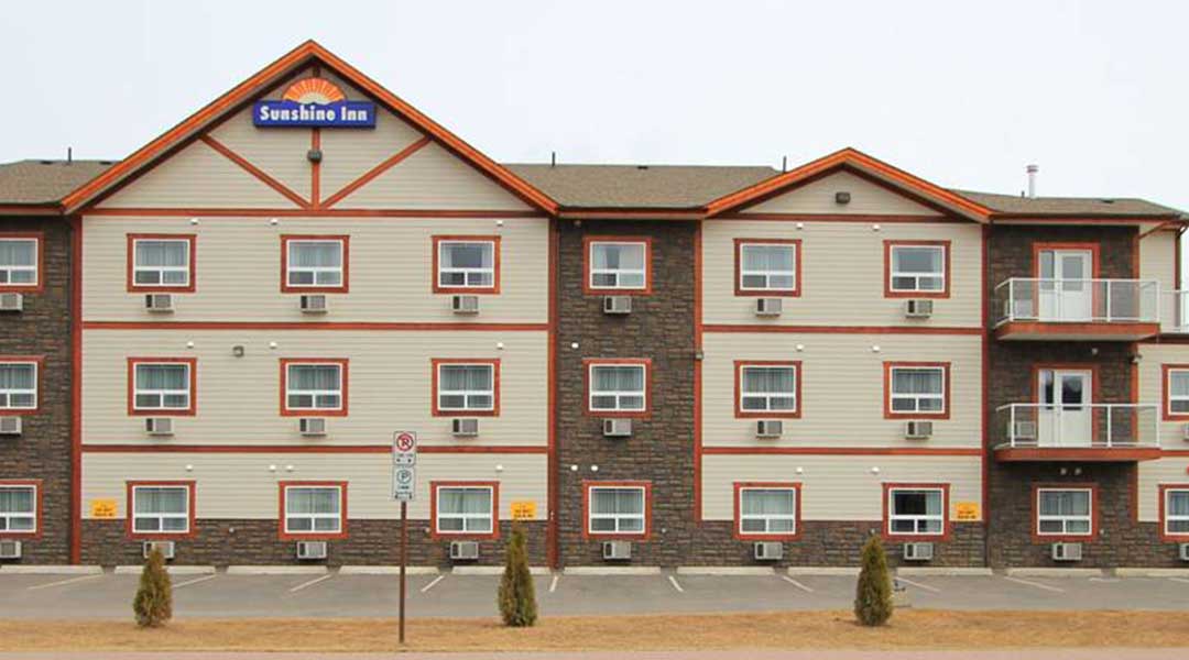 Exterior of Sunshine Inn in Smithers BC